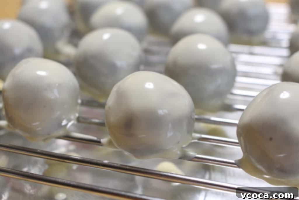 Halloween white chocolate eyeballs, beautifully decorated and ready to be served.