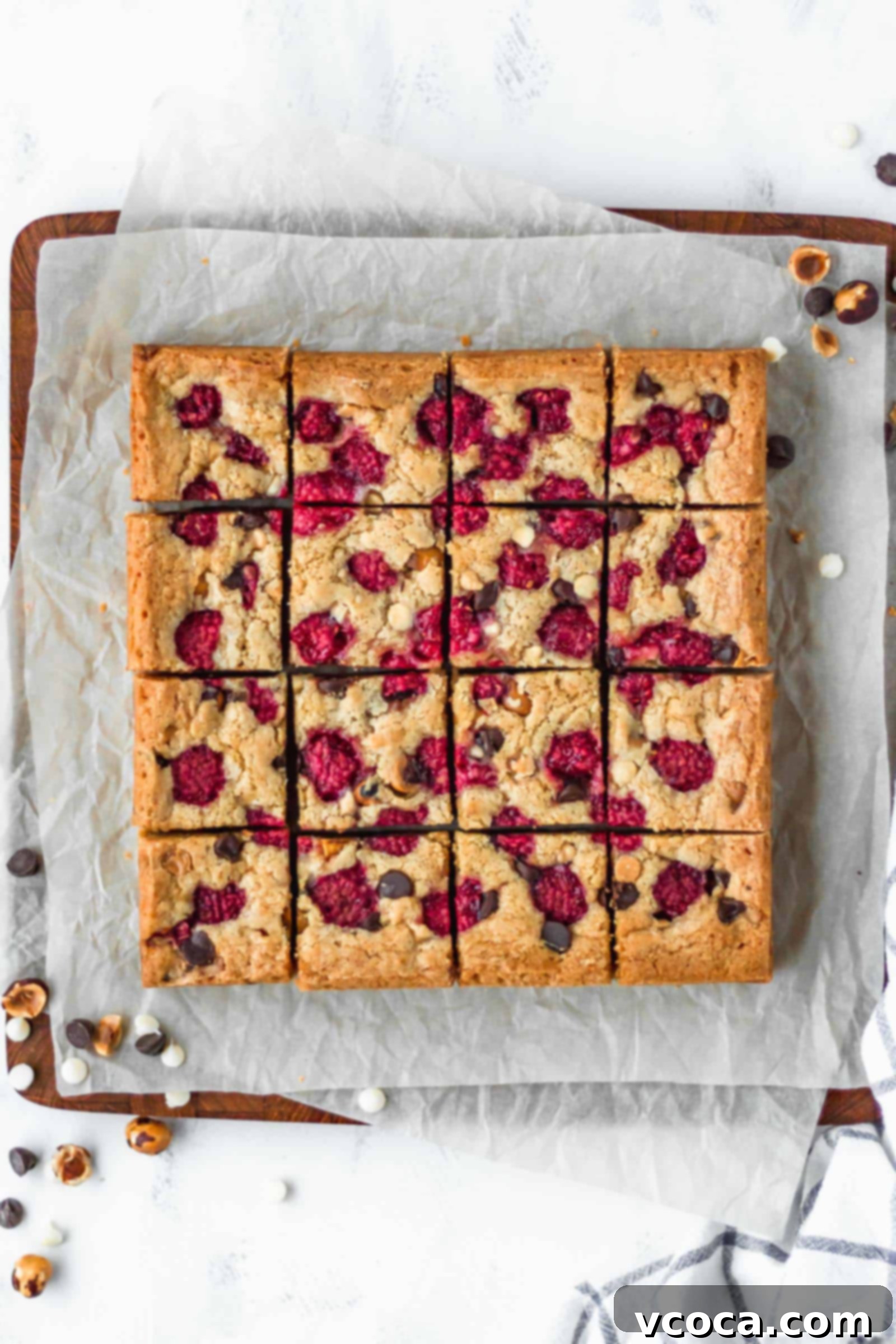 Raspberry blondies with hazelnuts and chocolate chips